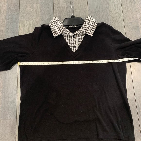 Women's Sweater - Picture 4 of 5